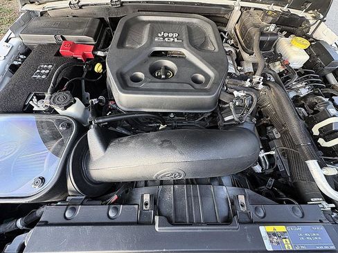 Used 2018 Jeep Wrangler Unlimited Rubicon image 25