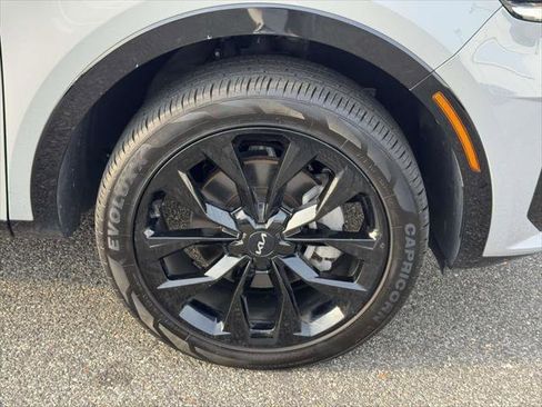 Used 2023 Kia Sorento SX image 8