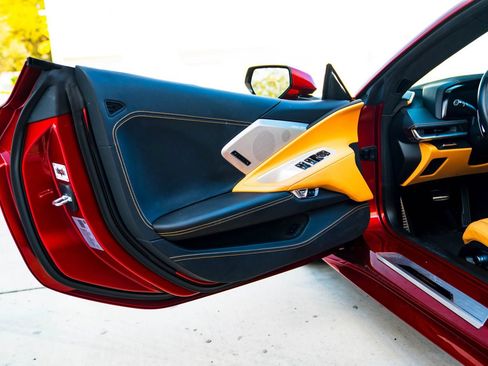 Used 2021 Chevrolet Corvette Stingray Premium Conv w/ Z51 Performance Package RWD image 33