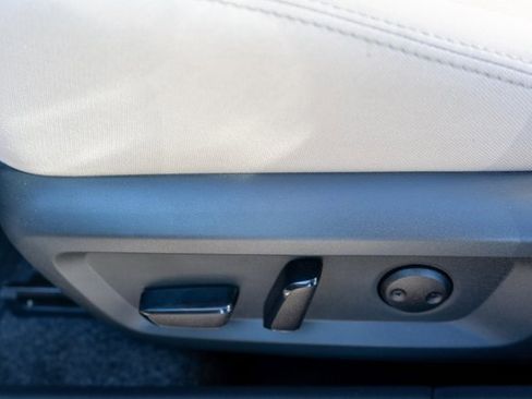 Certified 2025 Nissan Rogue SV image 19