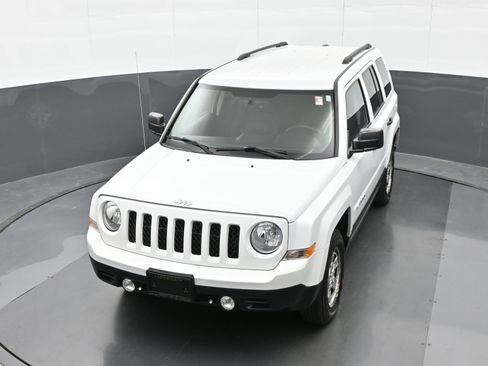 Used 2016 Jeep Patriot Sport AWD/4WD image 31