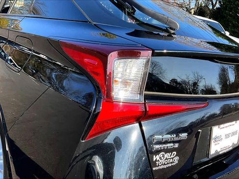 Used 2021 Toyota Prius XLE w/ Advanced Technology Package image 27