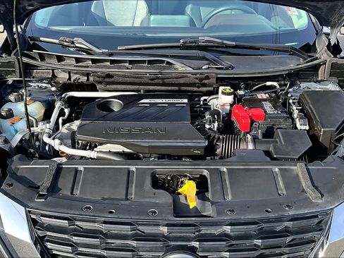 Used 2023 Nissan Rogue SV image 9