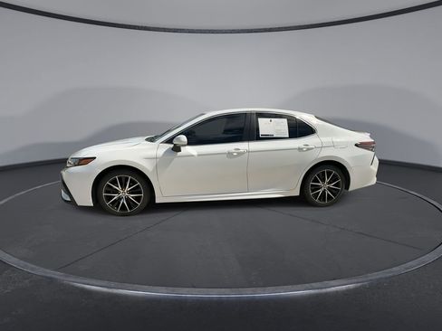 Used 2023 Toyota Camry SE image 5
