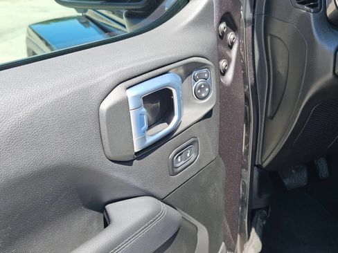Used 2021 Jeep Wrangler Unlimited Sahara AWD/4WD image 12