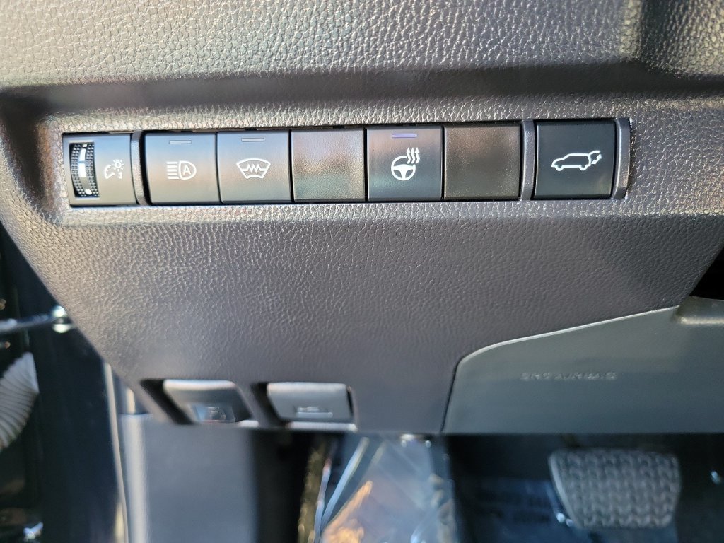 Used 2025 Toyota RAV4 XLE w/ Convenience Package FWD image 25
