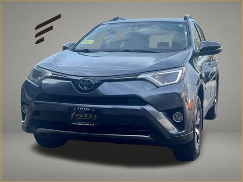Used 2018 Toyota RAV4 XLE AWD/4WD image 1