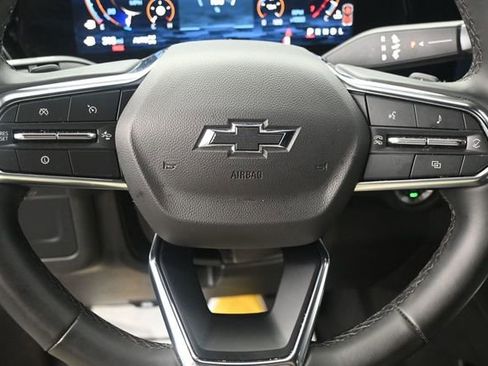 Used 2025 Chevrolet Suburban Z71 AWD/4WD image 11