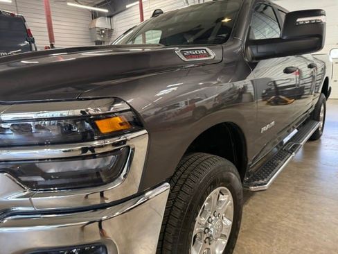 Used 2025 RAM 2500 Big Horn AWD/4WD image 41