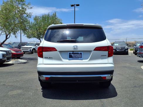 Used 2018 Honda Pilot Touring image 5