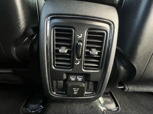 Used 2019 Jeep Grand Cherokee Limited image 38