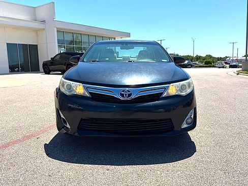 Used 2012 Toyota Camry XLE FWD image 2