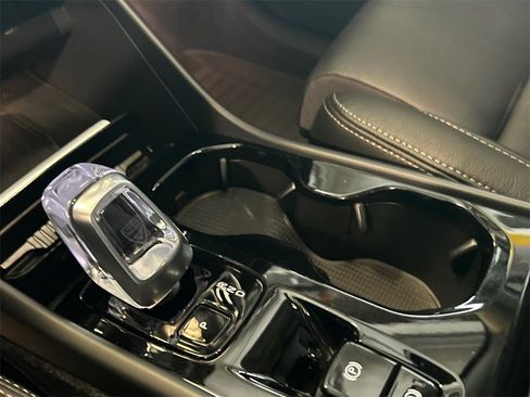 Certified 2023 Volvo XC40 B5 Plus w/ Driver Assist Package image 19