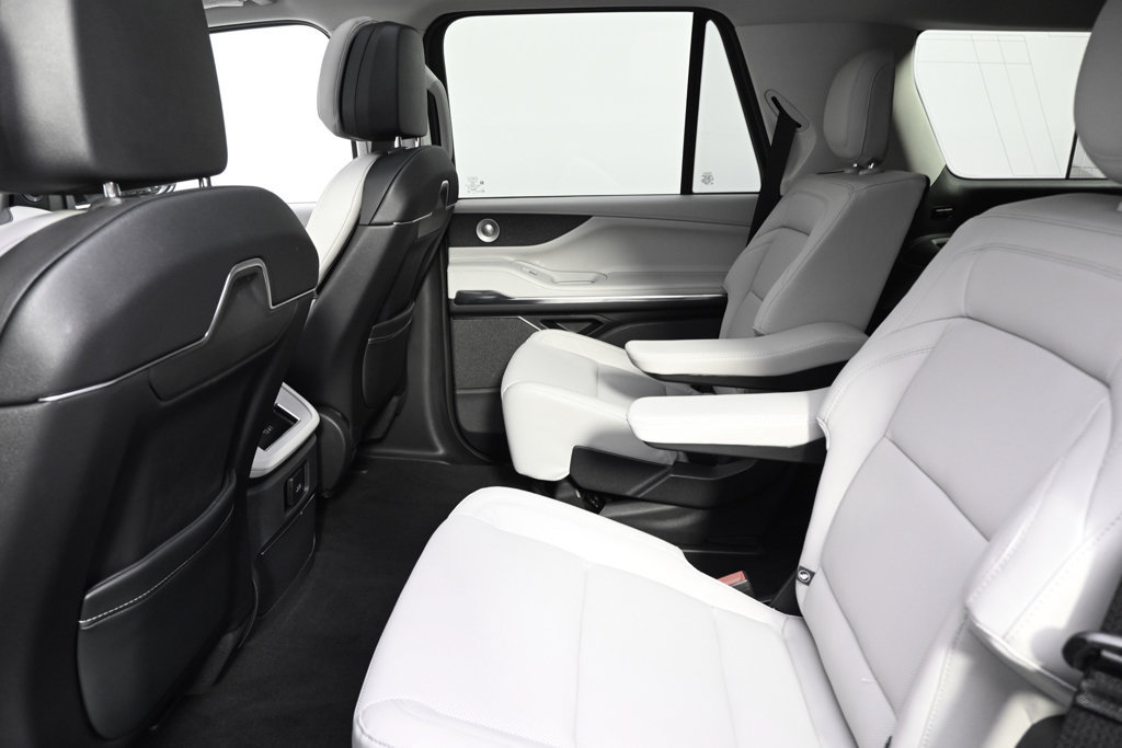 New 2026 Lincoln Navigator Reserve AWD/4WD image 21