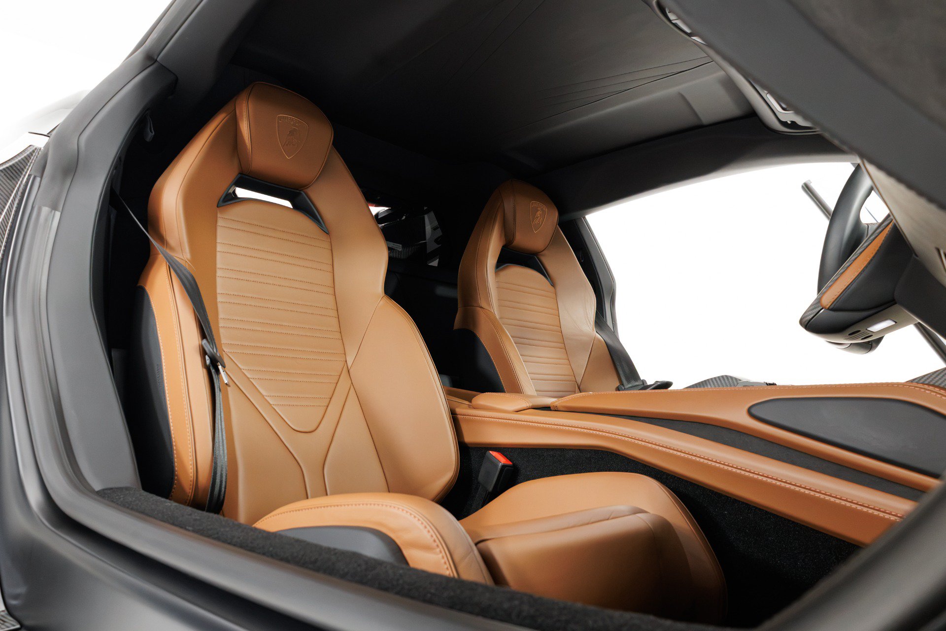 Used 2024 Lamborghini Revuelto AWD/4WD image 40