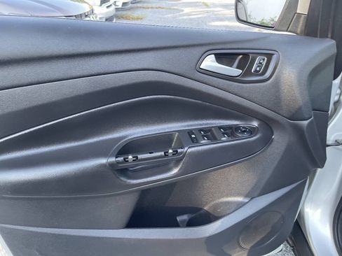 Used 2017 Ford Escape SE AWD/4WD image 11