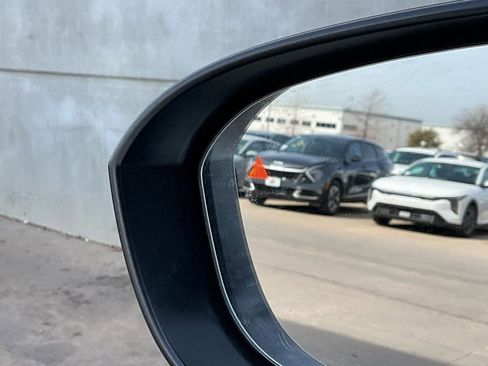 Used 2025 Nissan Rogue SV image 20