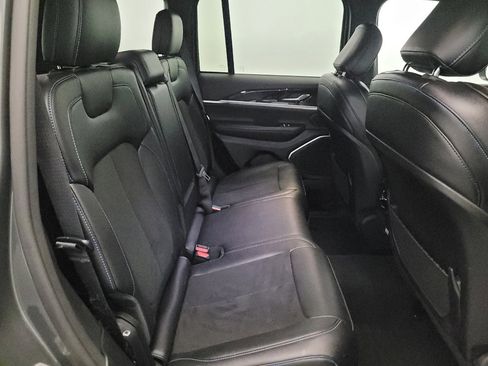 Used 2022 Jeep Grand Cherokee Trailhawk AWD/4WD image 19