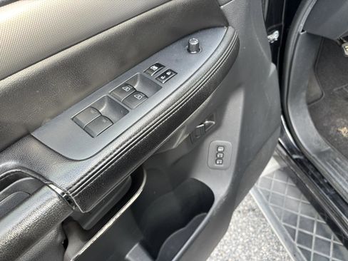 Used 2014 Nissan Armada SV image 11