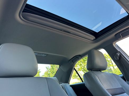 Used 2013 Toyota Camry XLE w/ Leather Pkg FWD image 23