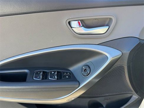 Used 2018 Hyundai Santa Fe Sport image 6