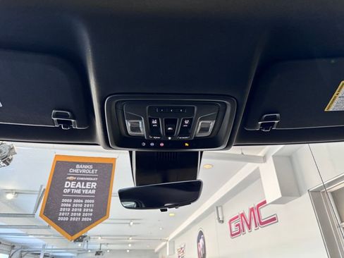 Certified 2022 Chevrolet Silverado 1500 ZR2 w/ Technology Package image 23