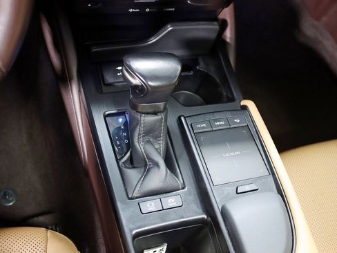 Used 2021 Lexus ES 300h w/ Accessory Package image 23