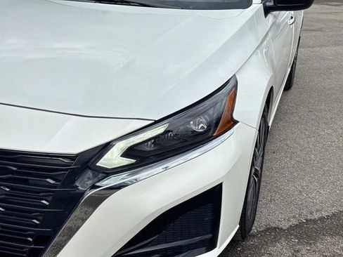 Used 2024 Nissan Altima 2.5 SV image 10