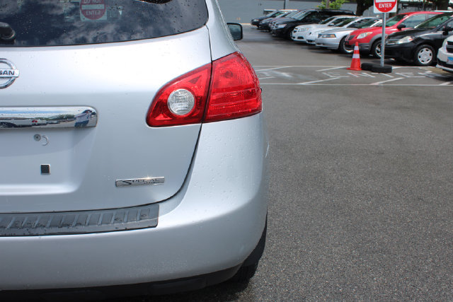 Used 2013 Nissan Rogue S w/ Special Edition Pkg FWD image 41