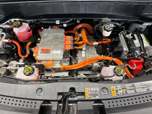 Used 2023 Chevrolet Bolt EUV LT w/ Driver Confidence Package FWD image 32