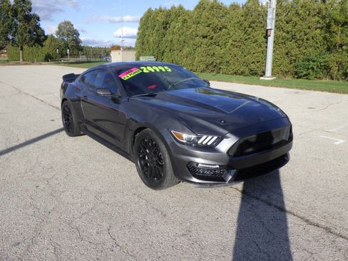Used 2016 Ford Mustang GT image 4