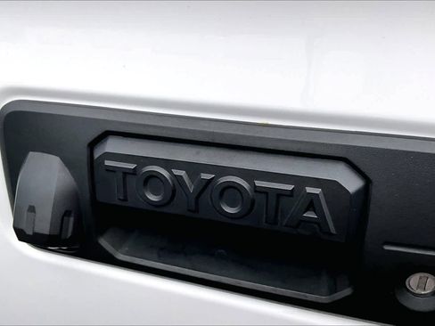 Used 2023 Toyota Tacoma TRD Off-Road image 30