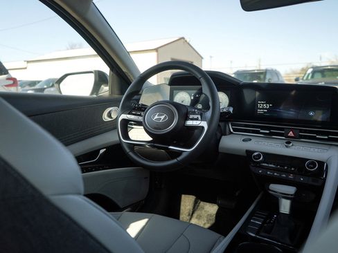 New 2026 Hyundai Elantra Limited image 12