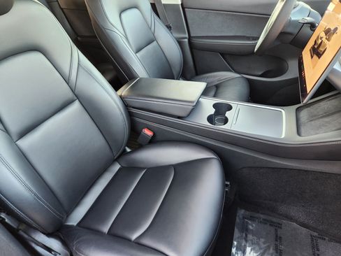 Used 2022 Tesla Model Y Performance AWD/4WD image 7
