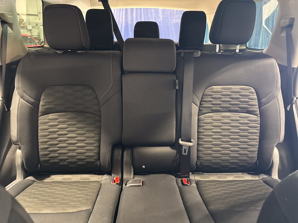 Used 2025 Nissan Pathfinder SV AWD/4WD image 34