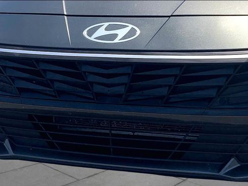 Used 2024 Hyundai Elantra SEL FWD image 30