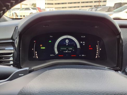 Used 2025 Toyota Camry SE image 14