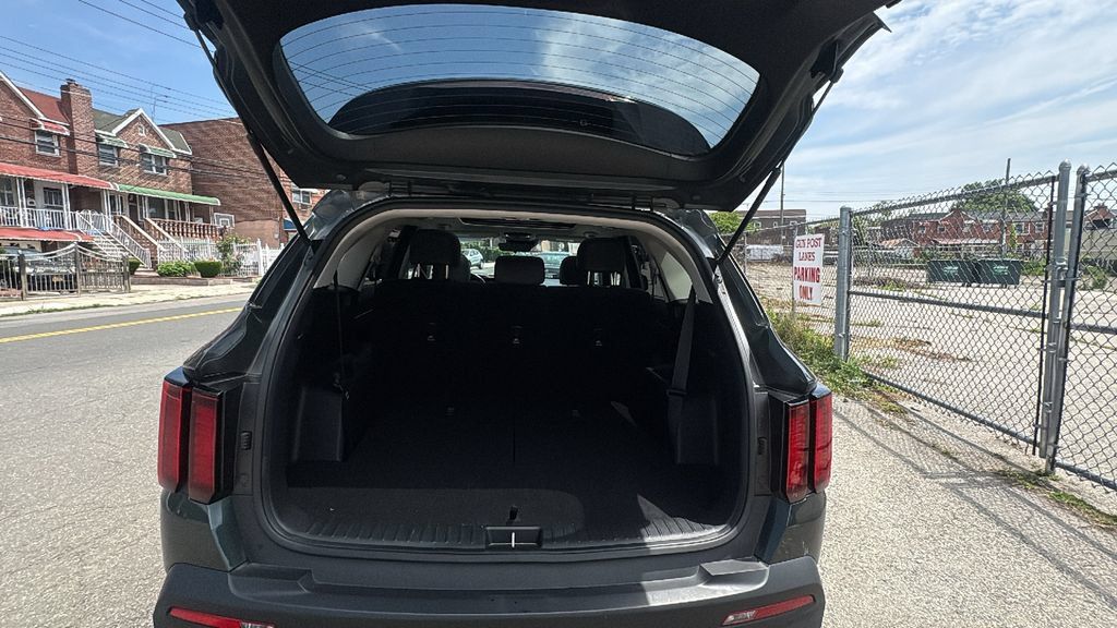 Used 2023 Kia Sorento S w/ Panoramic Sunroof Package AWD/4WD image 30