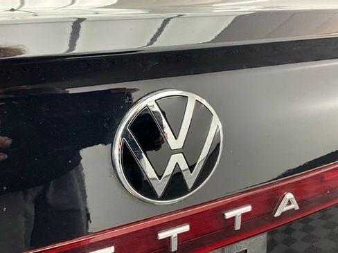 Used 2025 Volkswagen Jetta SE FWD image 26