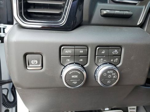 New 2026 GMC Sierra 1500 AT4 w/ Technology Package AWD/4WD image 32