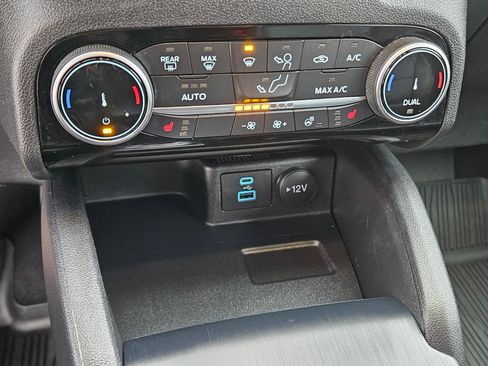 Used 2022 Ford Escape SEL image 28