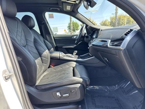 Used 2023 BMW X5 xDrive45e image 39