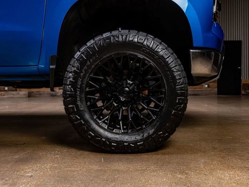 Used 2022 Chevrolet Silverado 1500 LTZ w/ Z71 Off-Road Package image 12