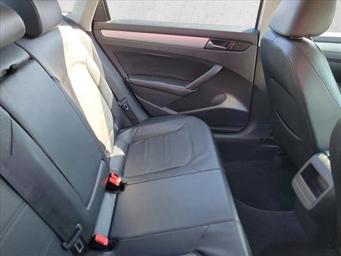 Used 2012 Volkswagen Passat 2.5 SE image 16