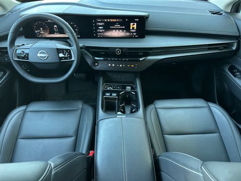 Used 2025 Nissan Murano SV AWD/4WD image 12