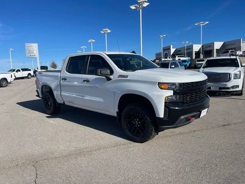 Used 2019 Chevrolet Silverado 1500 Custom Trail Boss w/ Custom Convenience Package image 3