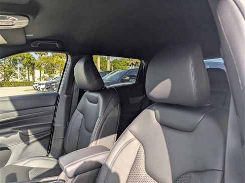 New 2026 Jeep Compass Latitude image 11