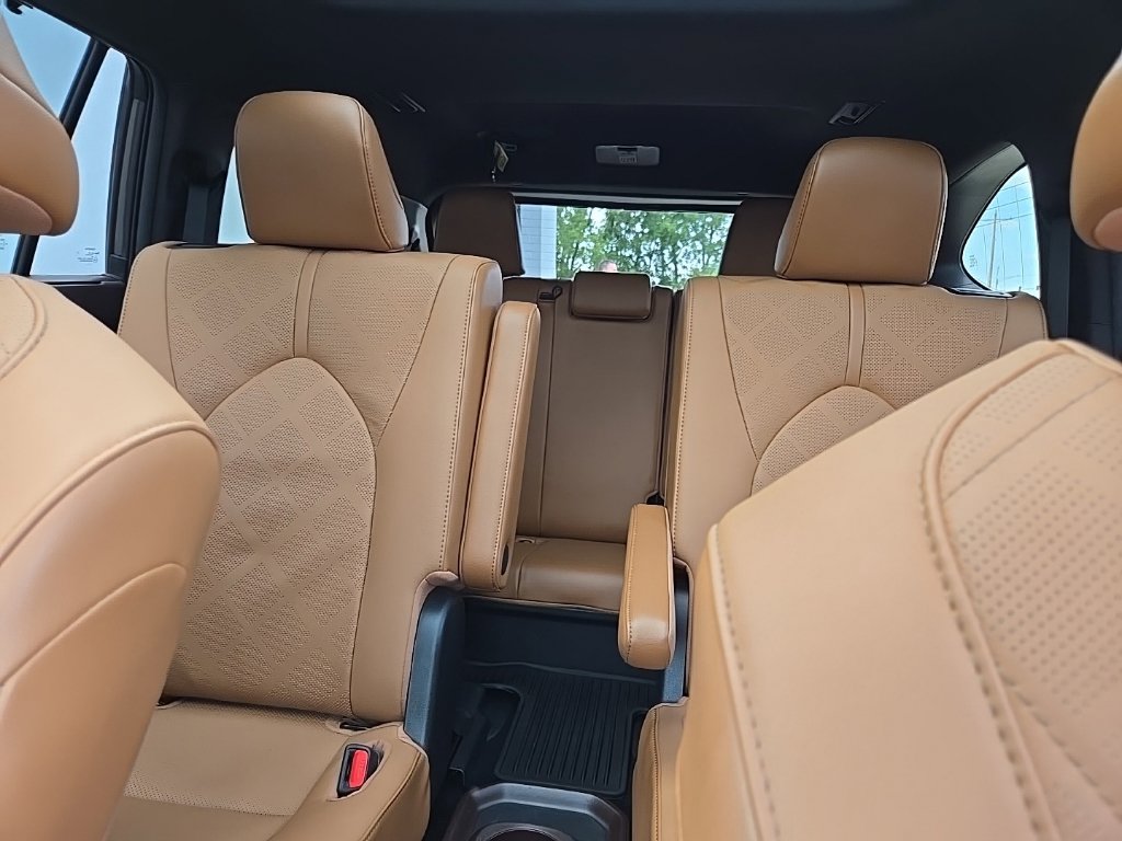 Used 2021 Toyota Highlander Platinum AWD/4WD image 39