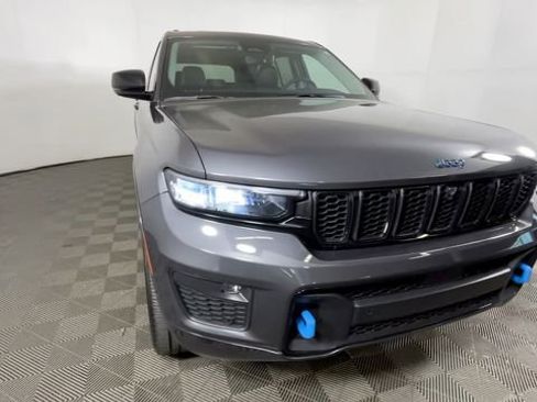 Used 2023 Jeep Grand Cherokee 30th Anniversary AWD/4WD image 12