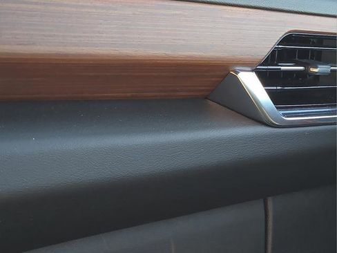 Used 2025 GMC Yukon Denali image 27